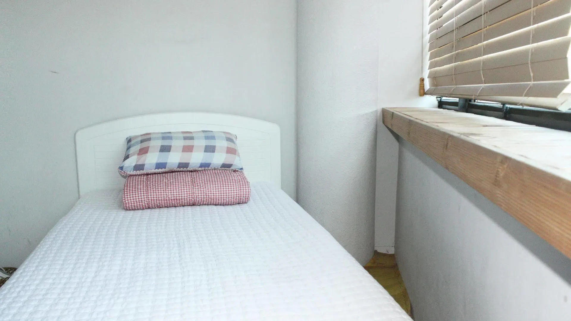 Orange Guest House - Hostel Busan 2*,  South Korea